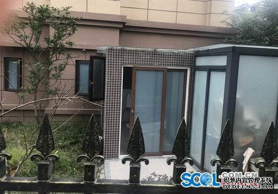成都金牛区一小区出现“露天粪坑”？记者调查
