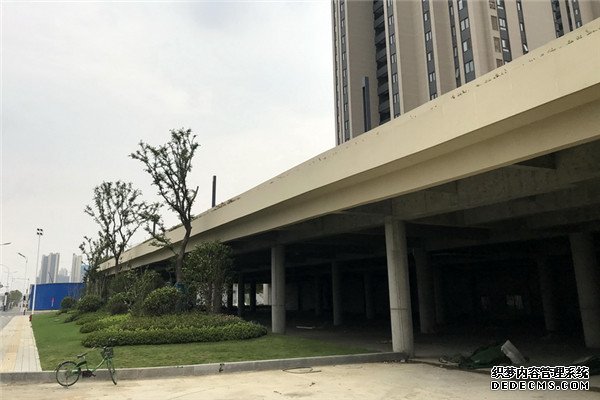 三座新建公交首末站完成工程初验